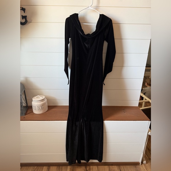 Morticia dress - Picture 4 of 7